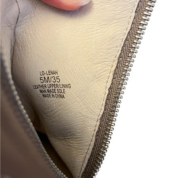 𝅺Louise et Cie Leather Ankle Boot with Stiletto Heel - Size 5M - Picture 4 of 10